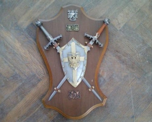 Săbii de panoplie, confiscate în Portul Constanţa Sud Agigea